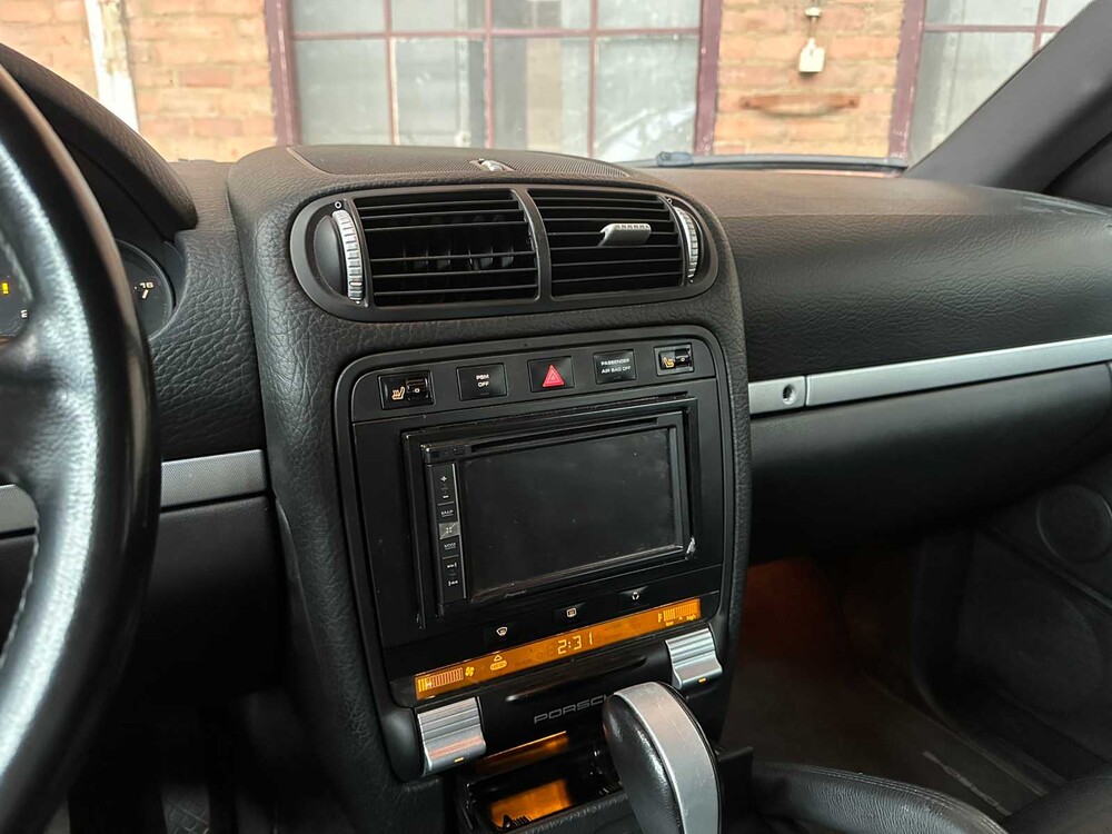 Porsche Cayenne 3.0 D V6 240hp 2009, 82-JDT-1