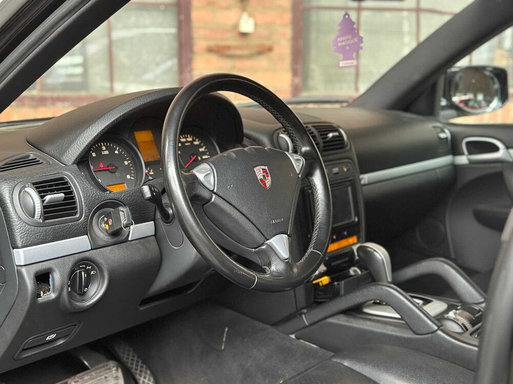 Porsche Cayenne 3.0 D V6 240hp 2009, 82-JDT-1