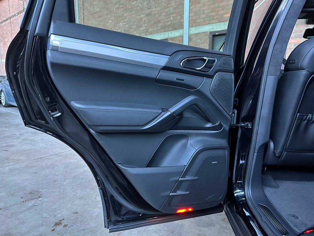 Porsche Cayenne Turbo 4.8 V8 493hp 2010