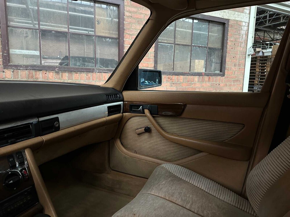 Mercedes-Benz 280 SEL
