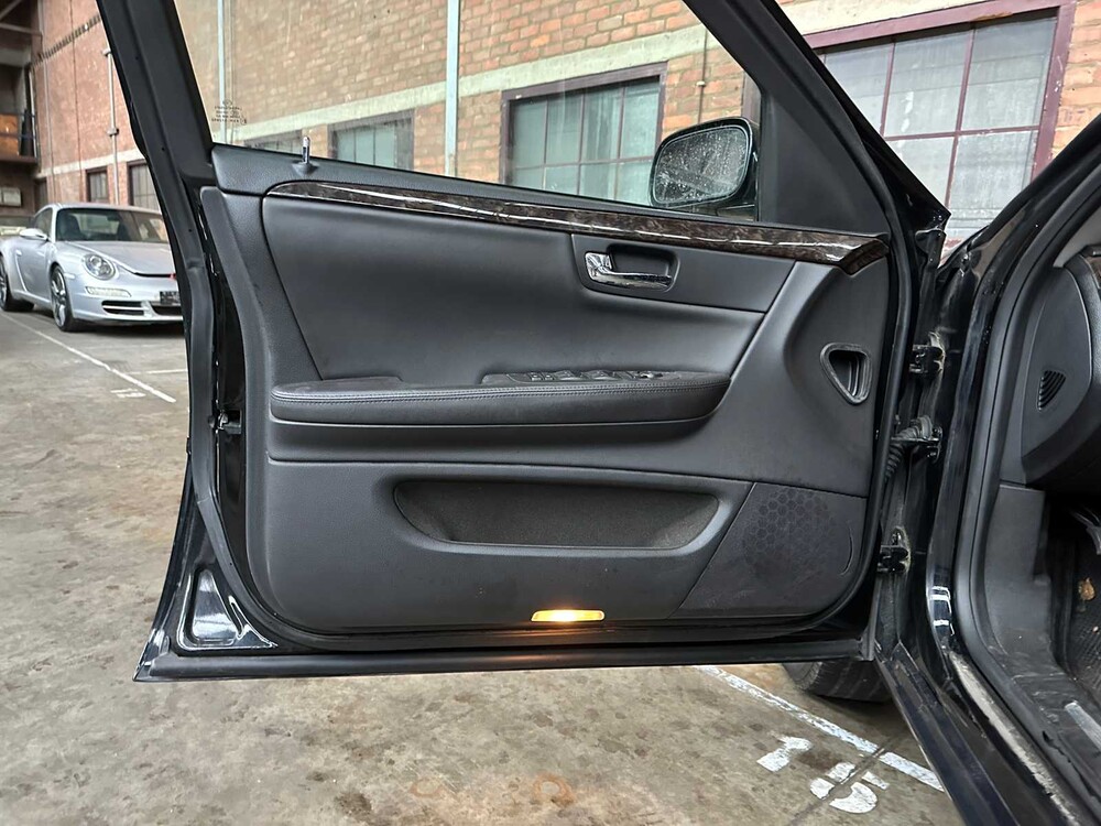 Cadillac Six Door Limousine Superior 6-Deurs Rouwauto 2010