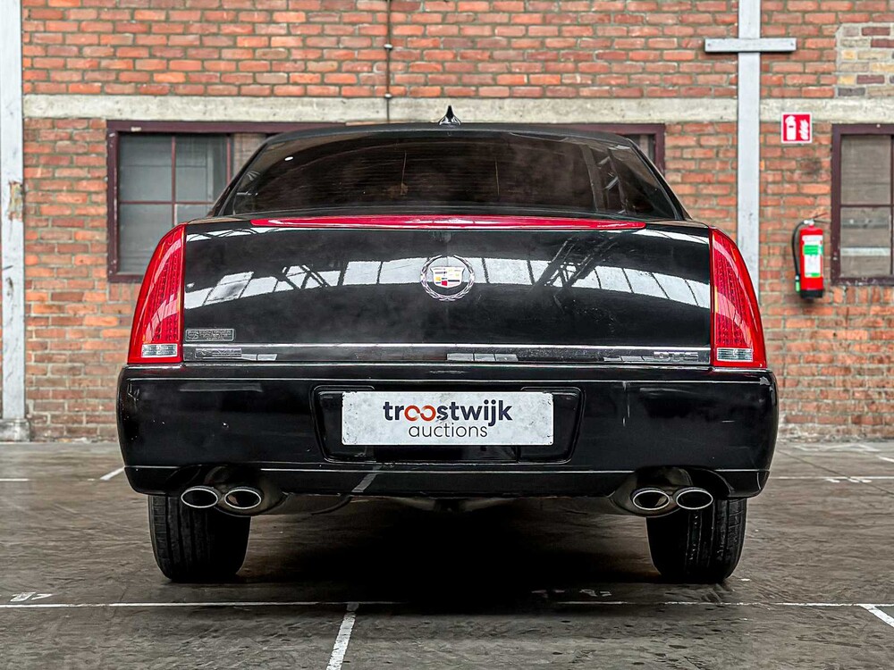 Cadillac Six Door Limousine Superior 6-Deurs Rouwauto 2010