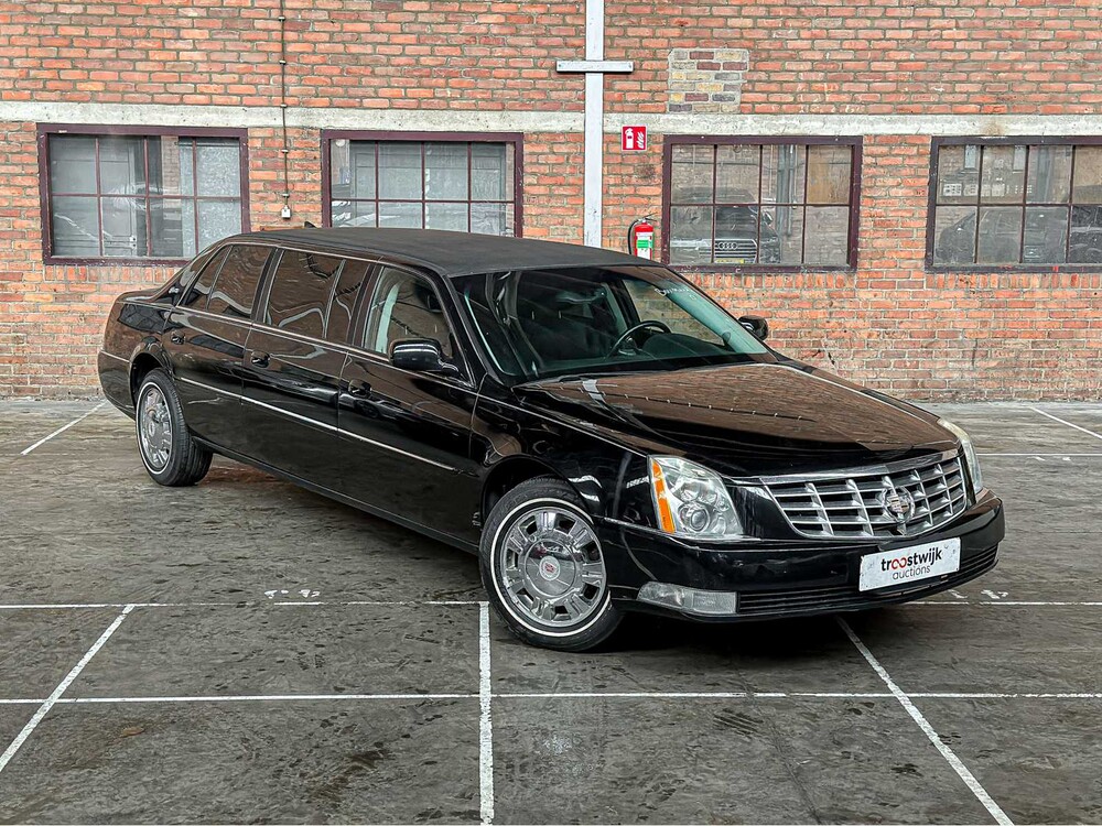 Cadillac Six Door Limousine Superior 6-Deurs Rouwauto 2010