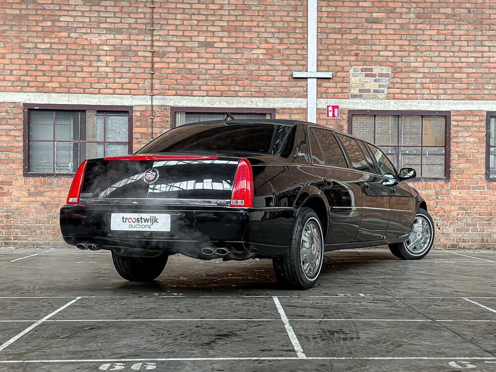 Cadillac Six Door Limousine Superior 6-Deurs Rouwauto 2010
