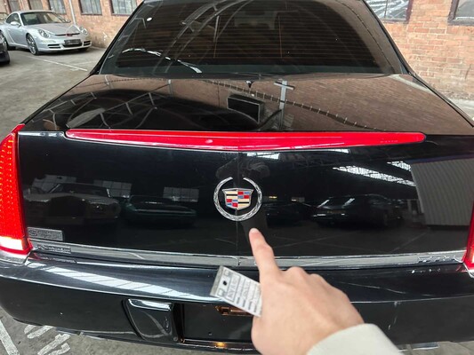 Cadillac Six Door Limousine Superior 6-Deurs Rouwauto 2010
