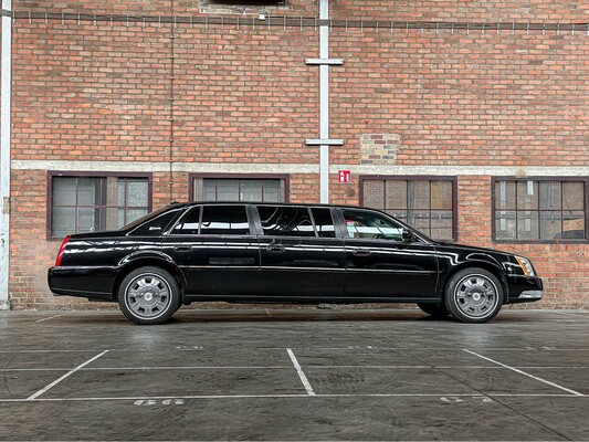 Cadillac Six Door Limousine Superior 6-Deurs Rouwauto 2010