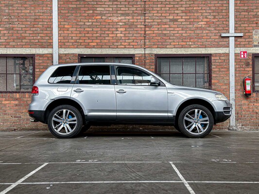 Volkswagen Touareg 3.2 V6 220pk 2003, 07-NG-JJ Youngtimer