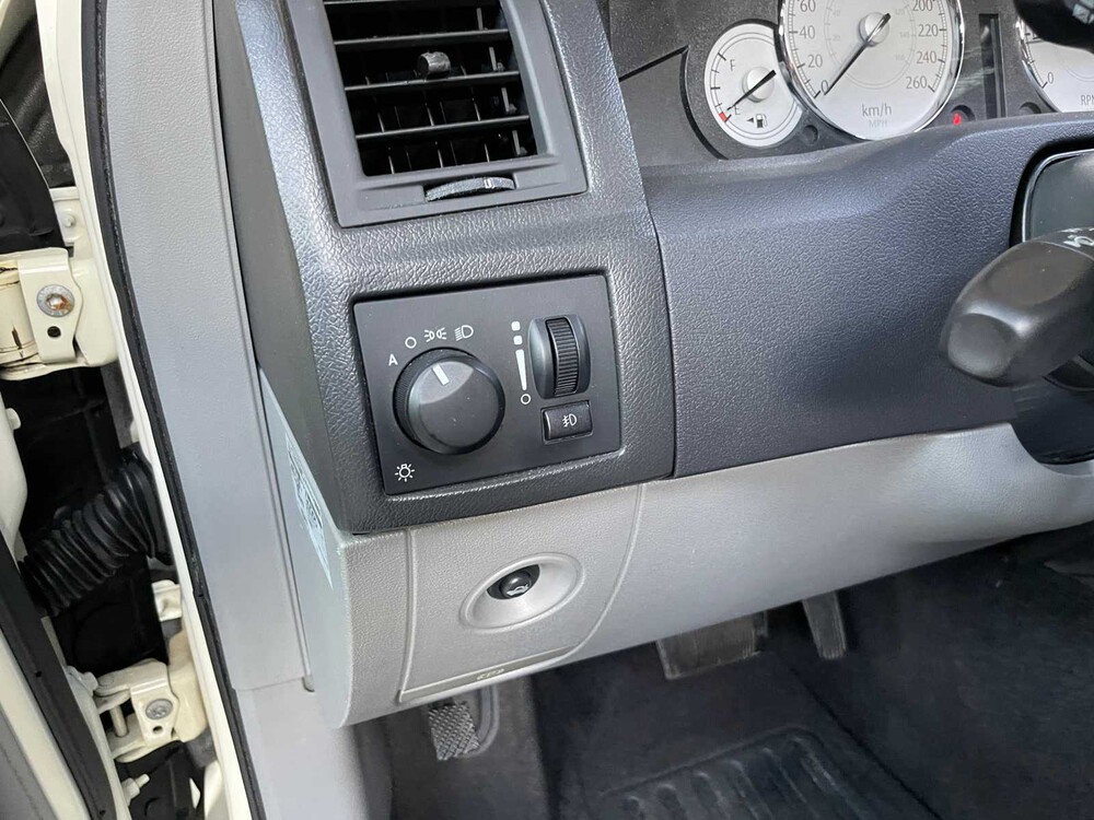 Chrysler 300C HEMI 5.7 V8 340hp 2006 Youngtimer