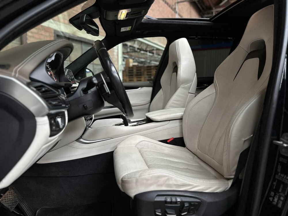 BMW X5M 4.4 V8 M-Sport F85 576pk 2015