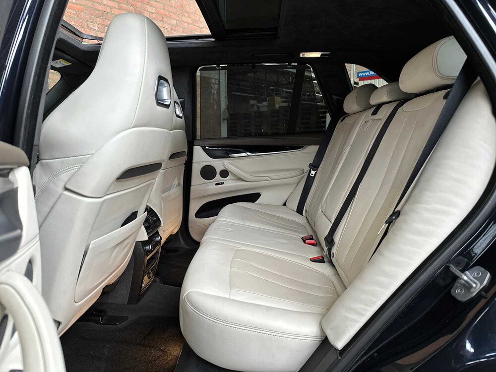 BMW X5M 4.4 V8 M-Sport F85 576pk 2015