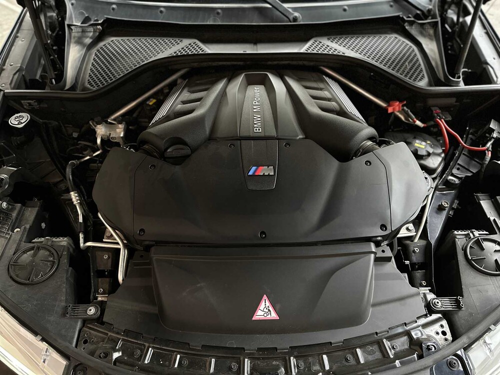 BMW X5M 4.4 V8 M-Sport F85 576pk 2015