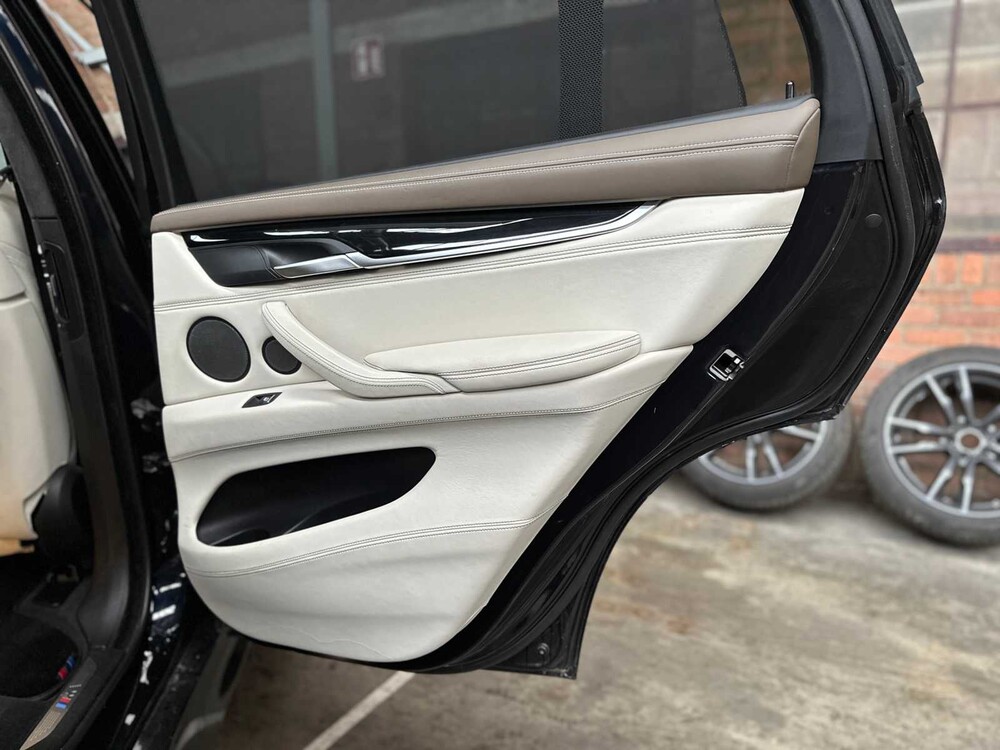 BMW X5M 4.4 V8 M-Sport F85 576pk 2015
