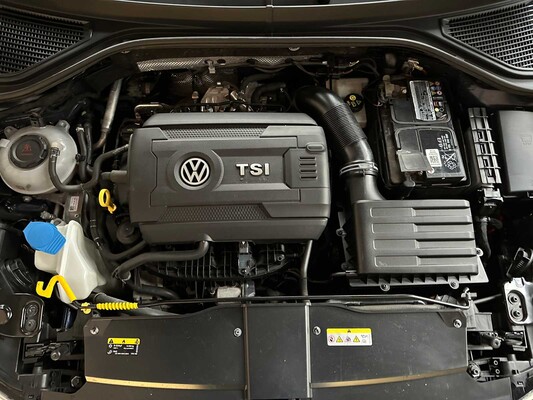 Volkswagen T-Roc R 2.0 TSI 4Motion -AKRAPOVIC- 300pk 2020