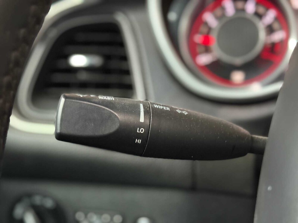 Dodge Challenger SXT PLUS 3.6 V6 305PS 2015