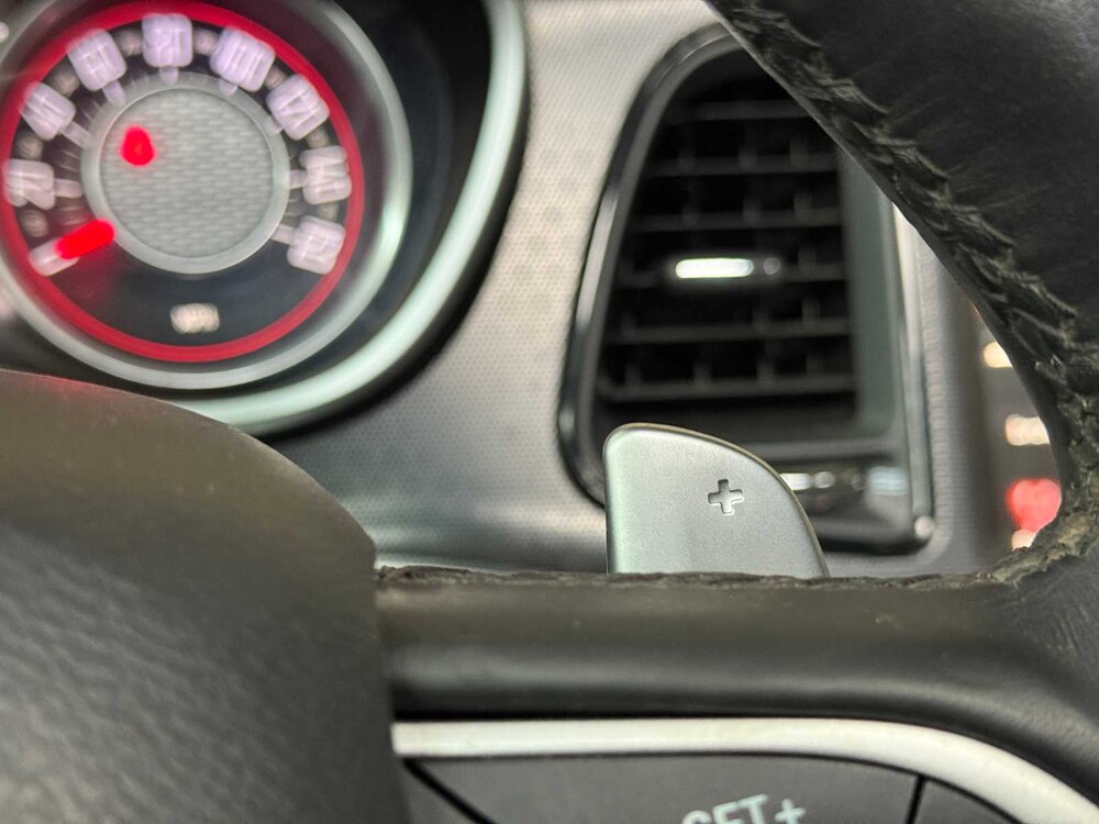 Dodge Challenger SXT PLUS 3.6 V6 305PS 2015