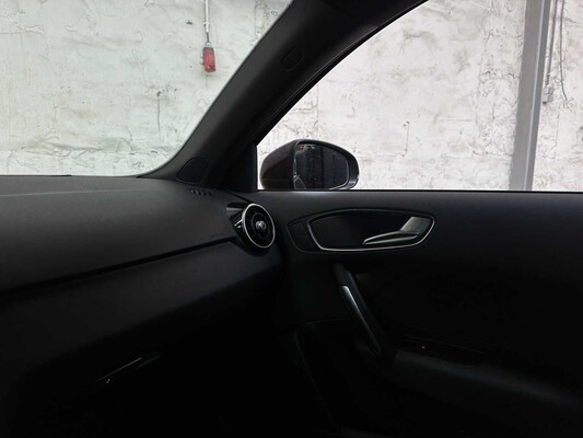 Audi A1 Sportback 1.4 TFSI S-line PDC 122pk 2013, 7-KFN-93