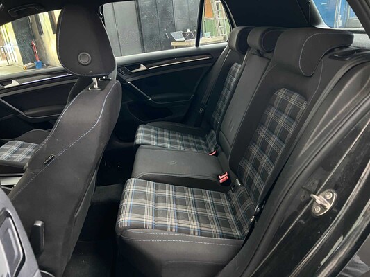 Volkswagen Golf GTE 1.4 TSI 150pk 2015, HB-972-G