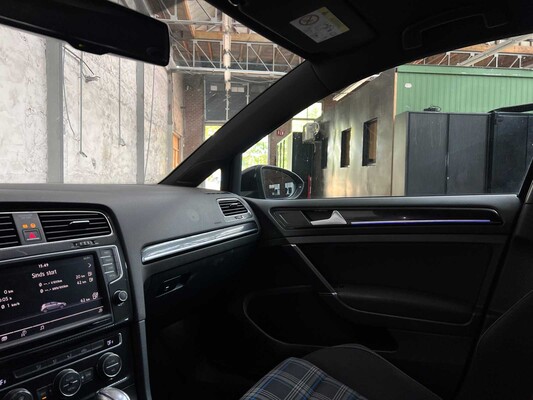 Volkswagen Golf GTE 1.4 TSI 150pk 2015, HB-972-G