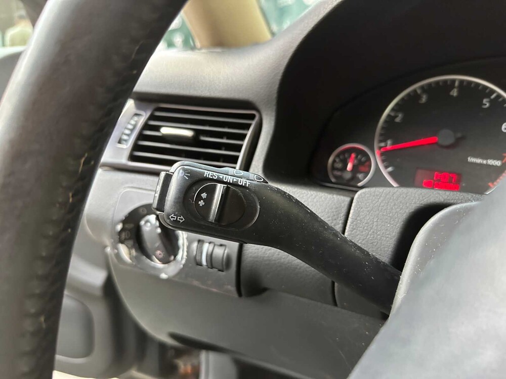 Audi A6 Avant 2.4 Quattro Exclusive 170pk 2002, 14-JP-NK