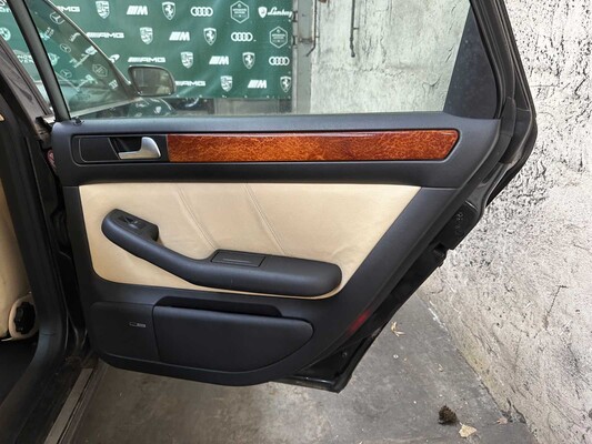 Audi A6 Avant 2.4 Quattro Exclusive 170pk 2002, 14-JP-NK