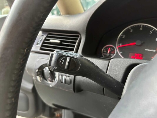 Audi A6 Avant 2.4 Quattro Exclusive 170pk 2002, 14-JP-NK