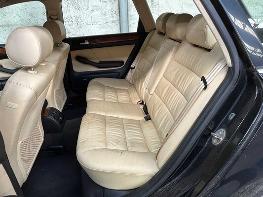 Audi A6 Avant 2.4 Quattro Exclusive 170pk 2002, 14-JP-NK