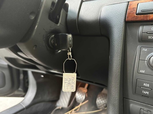 Audi A6 Avant 2.4 Quattro Exclusive 170pk 2002, 14-JP-NK