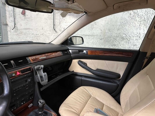 Audi A6 Avant 2.4 Quattro Exclusive 170pk 2002, 14-JP-NK