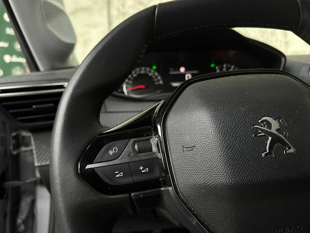 Peugeot 208 1.2 PureTech Style 75pk 2022, S-682-FJ