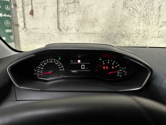 Peugeot 208 1.2 PureTech Style 75pk 2022, S-682-FJ