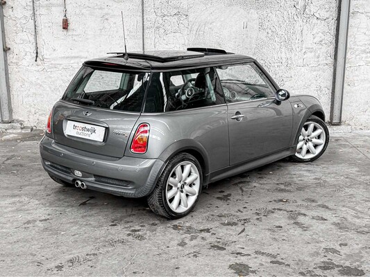Mini Cooper S 1.6 163pk 2004, 22-XS-XK