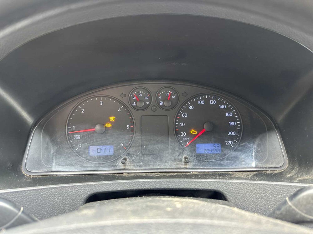 Volkswagen Transporter 2.5 TDI 340 Trend.DC 6-persoons 131pk 2008, 49-VNG-3