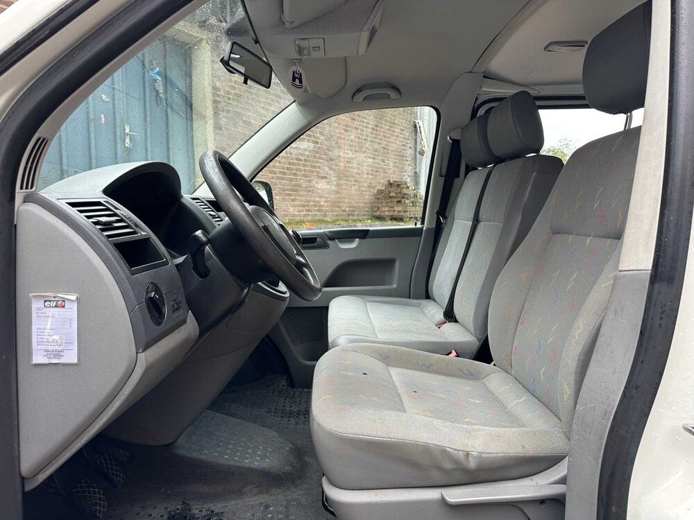 Volkswagen Transporter 2.5 TDI 340 Trend.DC 6-persoons 131pk 2008, 49-VNG-3