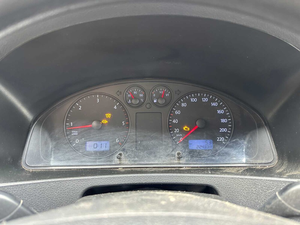 Volkswagen Transporter 2.5 TDI 340 Trend.DC 6-persoons 131pk 2008, 49-VNG-3