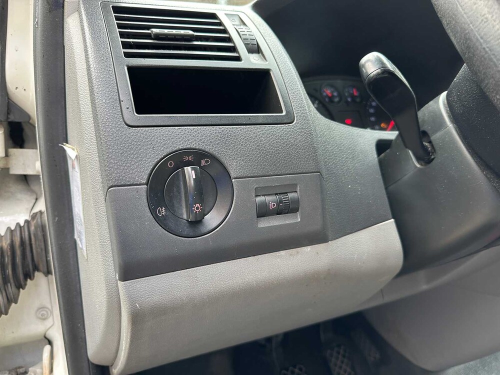 Volkswagen Transporter 2.5 TDI 340 Trend.DC 6-persoons 131pk 2008, 49-VNG-3