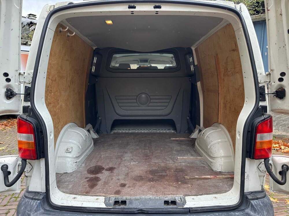 Volkswagen Transporter 2.5 TDI 340 Trend.DC 6-persoons 131pk 2008, 49-VNG-3