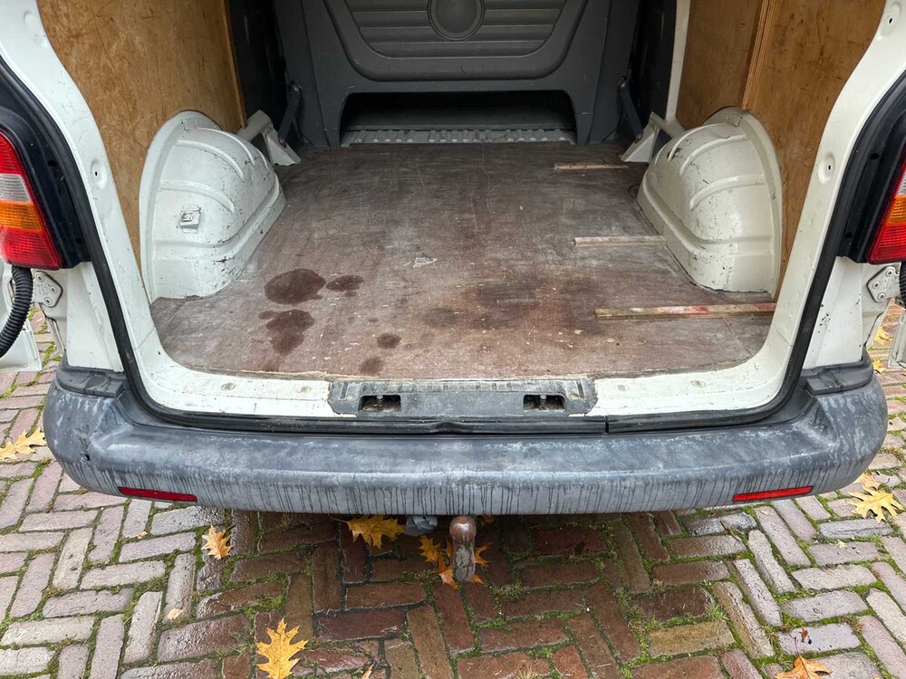 Volkswagen Transporter 2.5 TDI 340 Trend.DC 6-persoons 131pk 2008, 49-VNG-3