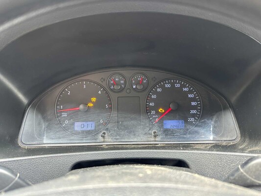 Volkswagen Transporter 2.5 TDI 340 Trend.DC 6-persoons 131pk 2008, 49-VNG-3