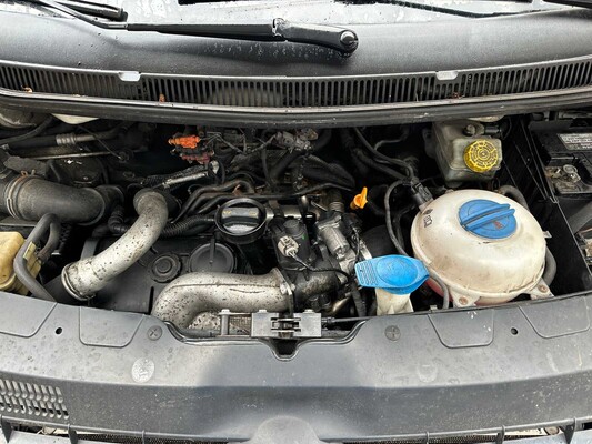 Volkswagen Transporter 2.5 TDI 340 Trend.DC 6-persoons 131pk 2008, 49-VNG-3