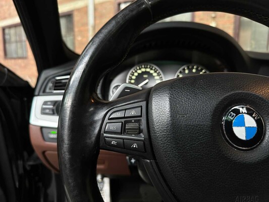BMW 550i 4.4 V8 High Executive M-Sport F11 408pk 2011 5-serie Touring, HP-259-J