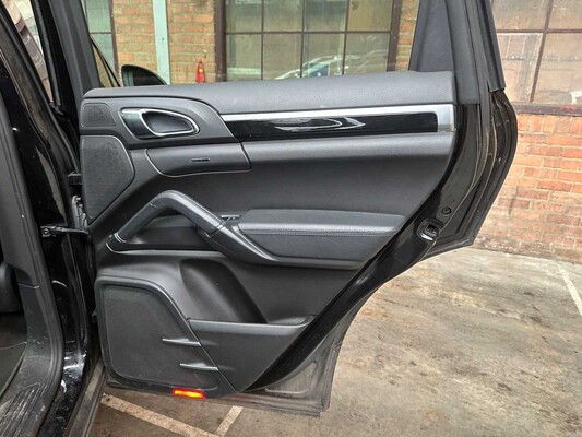 Porsche Cayenne 3.6 299pk 2012, 5-TBR-27