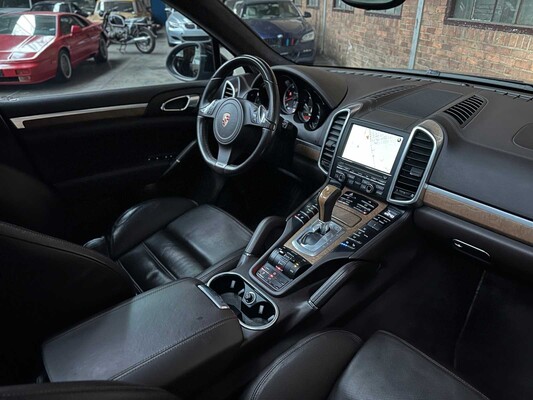 Porsche Cayenne Turbo 4.8 V8 500pk 2011, TB-959-G