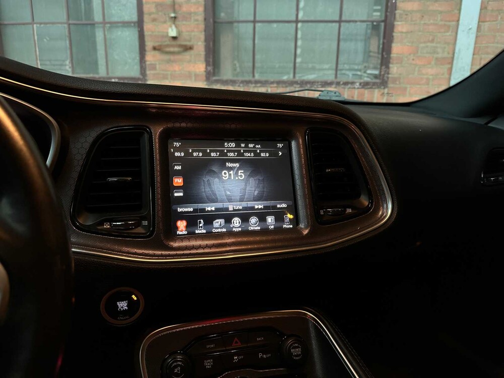 Dodge Challenger SXT PLUS 3.6 V6 305pk 2015