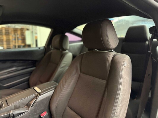 Ford Mustang 3.7 V6 305pk 2012 Coupe -Handgeschakeld-