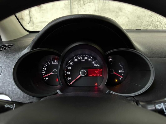 Kia Picanto 1.0 CVVT Comfort P. 69pk 2012, 70-XTK-1