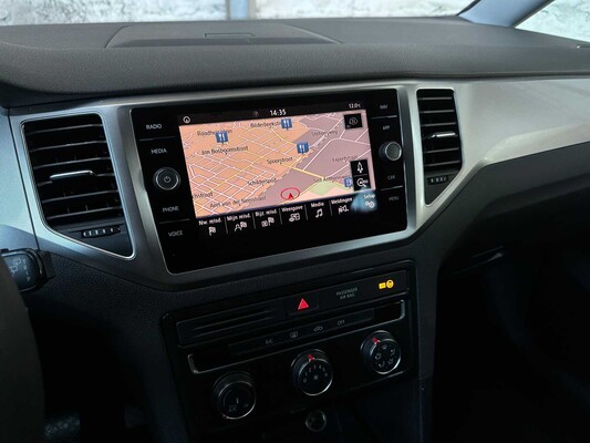 Volkswagen Golf Sportsvan 1.0 TSI Highline 110pk 2018, N-155-RT