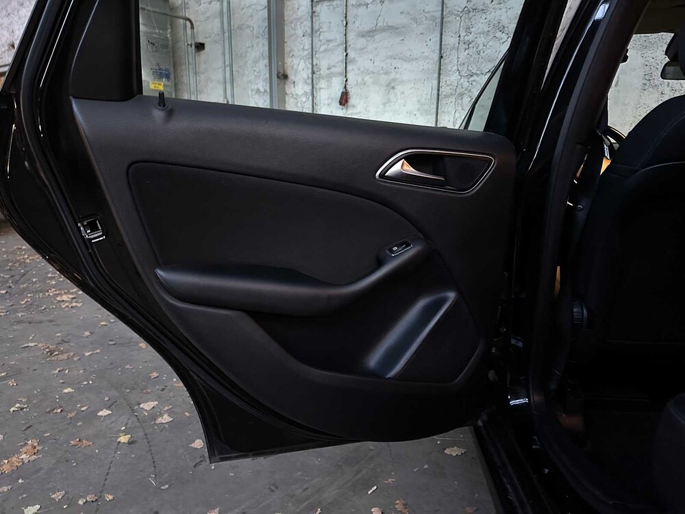 Mercedes-Benz B180 Ambition B-Klasse 122pk 2012, 97-XKZ-4