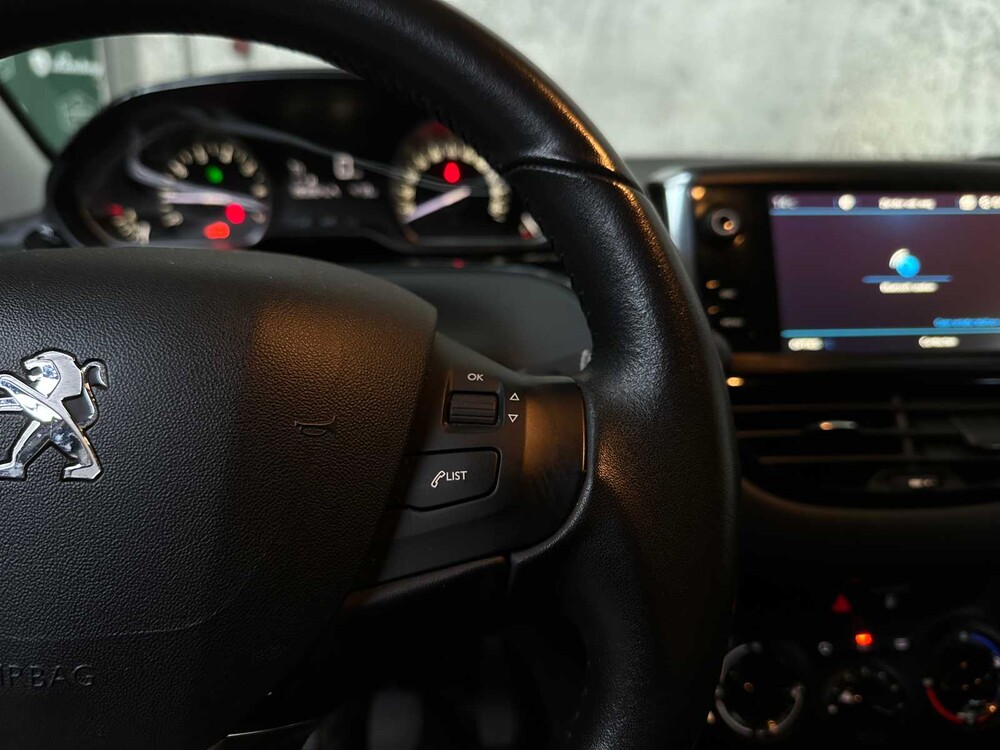 Peugeot 208 1.2 PureTech Allure 82pk 2017, RL-064-L