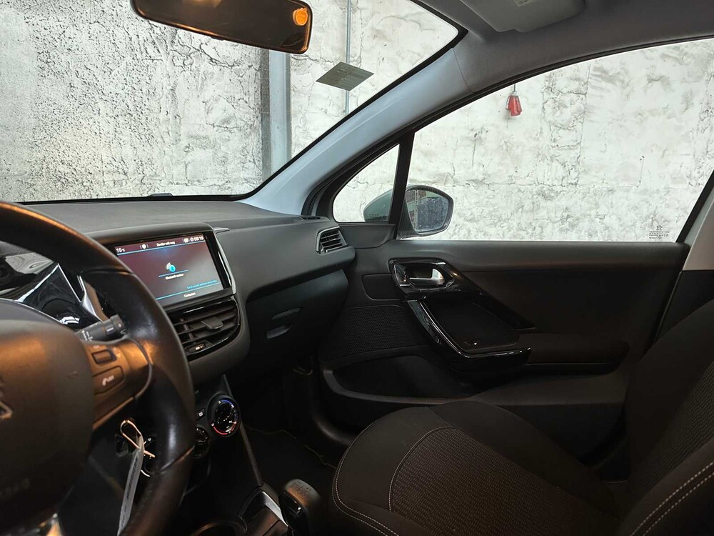 Peugeot 208 1.2 PureTech Allure 82pk 2017, RL-064-L