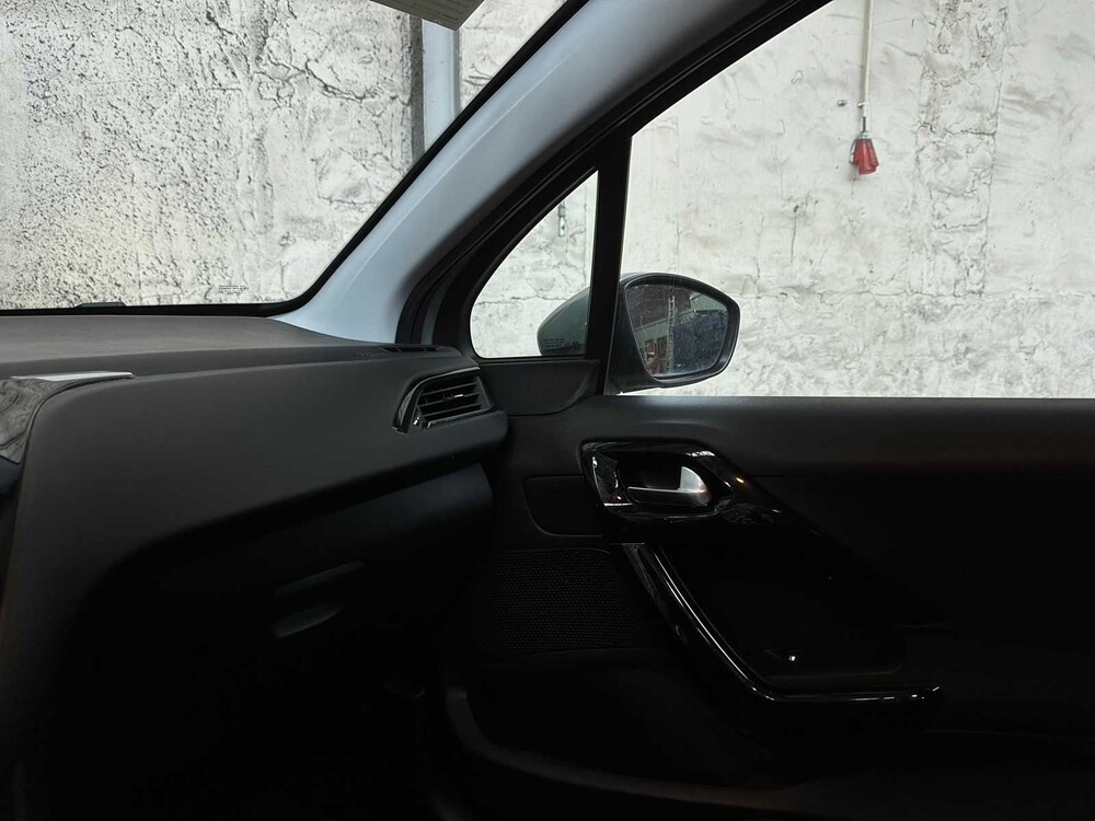 Peugeot 208 1.2 PureTech Allure 82pk 2017, RL-064-L